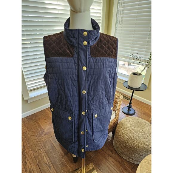 Vineyard Vines Jackets & Blazers - Vineyard Vines Navy Blue Suede Quilted Hunting Vest Size Women’s L Preppy